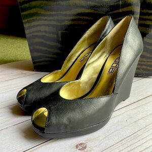 NWT and Box Moda Size 7 Black 4 Inch Peekaboo Toe Shoes